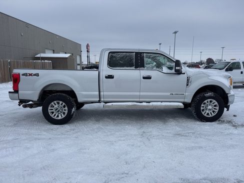 Used 2017 Ford F350 XLT image 4