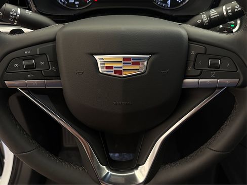 New 2025 Cadillac XT6 Luxury image 19