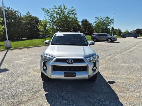 Used 2019 Toyota 4Runner SR5 Premium AWD/4WD image 2