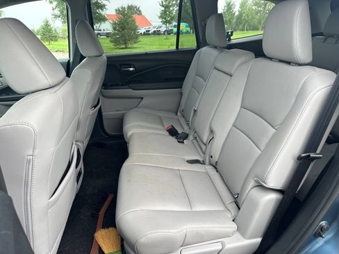 Used 2022 Honda Pilot Touring image 17