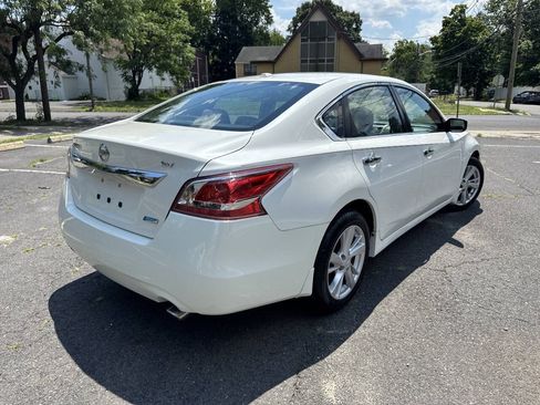 Used 2013 Nissan Altima 2.5 SV FWD image 3