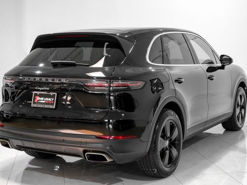 Used 2022 Porsche Cayenne image 3
