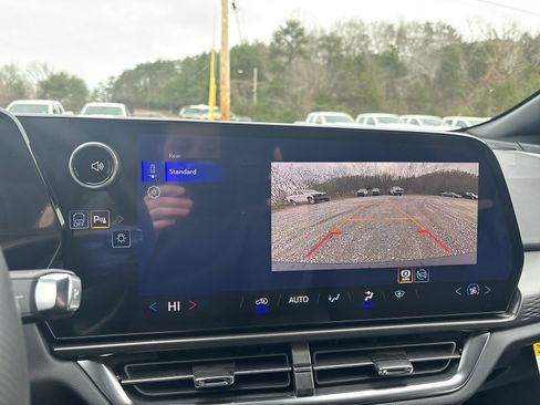 New 2026 Chevrolet Equinox EV LT image 20