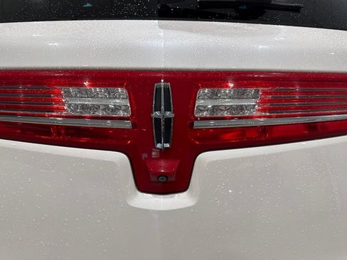 Used 2018 Lincoln MKT AWD w/ Technology Package image 9