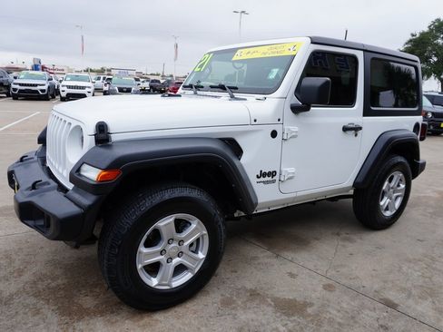 Used 2021 Jeep Wrangler Sport S image 3
