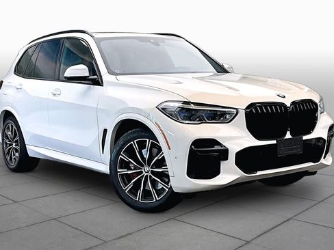 Used 2022 BMW X5 xDrive40i w/ M Sport Package AWD/4WD image 3