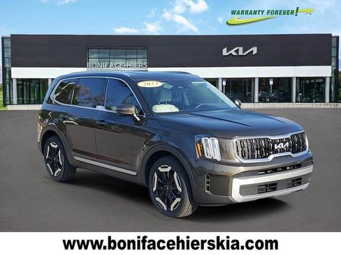 Certified 2023 Kia Telluride EX w/ EX Captain's Chair Package image 1