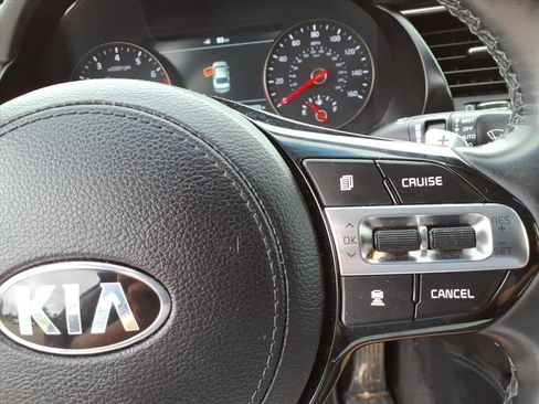 Used 2018 Kia Cadenza Technology FWD image 20