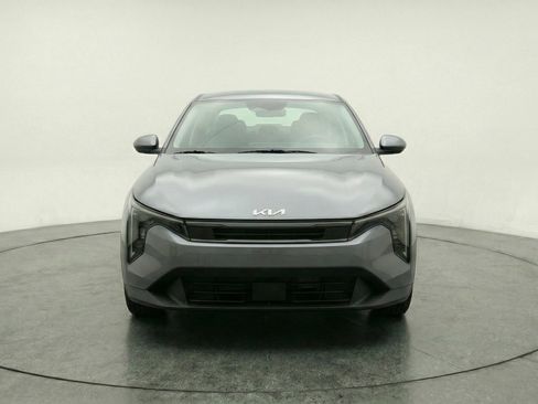 Used 2025 Kia K4 LXS image 2