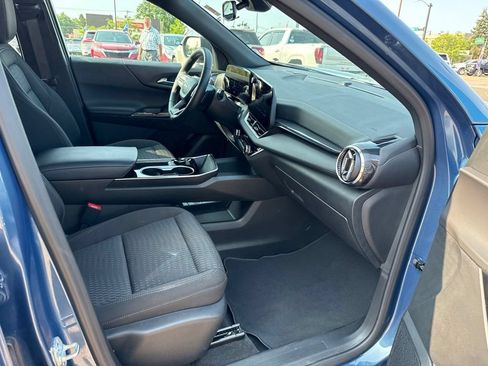 Used 2026 Chevrolet Equinox LT AWD/4WD image 39