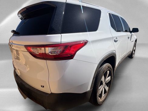 Used 2019 Chevrolet Traverse LT w/ LT Premium Package FWD image 3