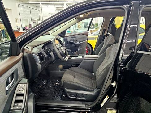 Used 2021 Nissan Rogue SV image 29