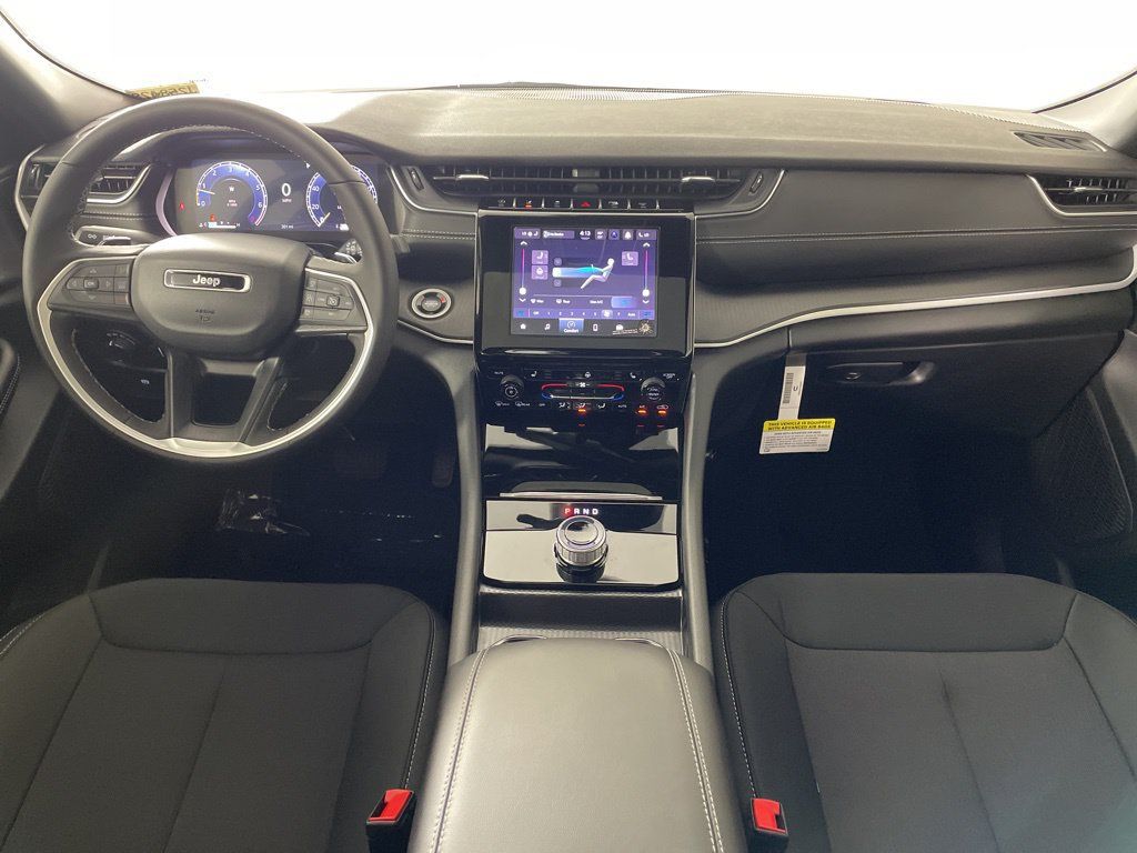 New 2025 Jeep Grand Cherokee Laredo X w/ Luxury Tech Group I AWD/4WD image 40