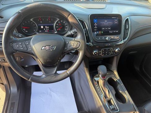 Used 2022 Chevrolet Equinox RS w/ RS Leather Package image 9