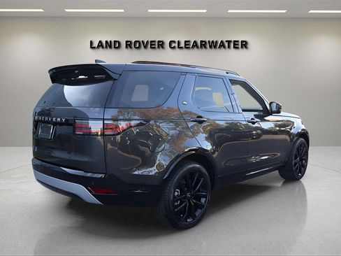 New 2026 Land Rover Discovery Limited Edition image 5