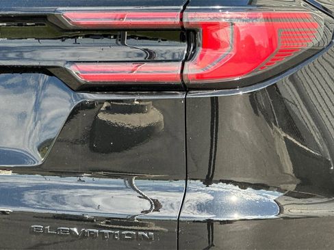 New 2025 GMC Acadia Elevation w/ Elevation Premium Package image 7