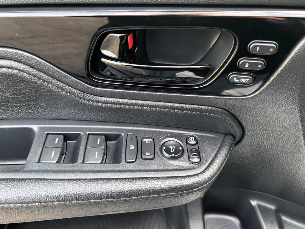 Used 2024 Honda Odyssey Elite image 14