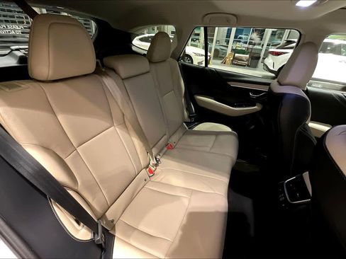 Used 2025 Subaru Outback Limited image 18