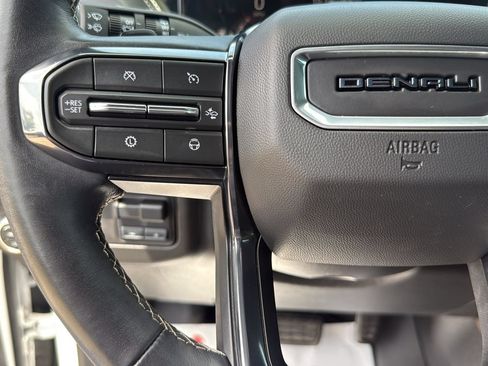 Used 2025 GMC Yukon Denali Ultimate AWD/4WD image 16