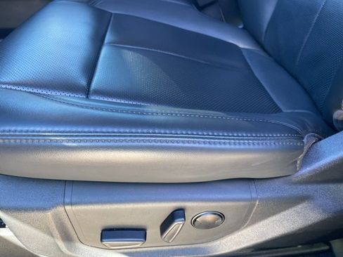 Used 2023 Ford Expedition XLT image 8