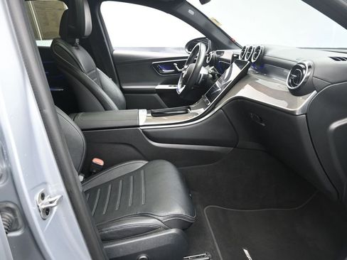 Used 2024 Mercedes-Benz GLC 300 4MATIC image 30