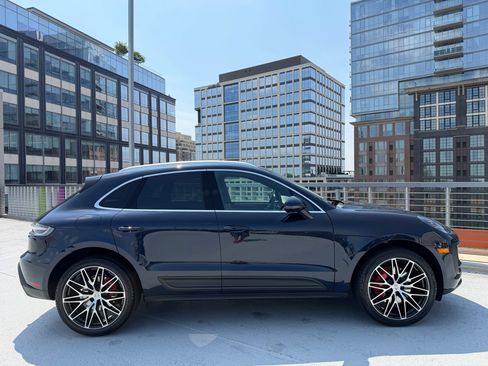 Certified 2022 Porsche Macan S AWD/4WD image 8