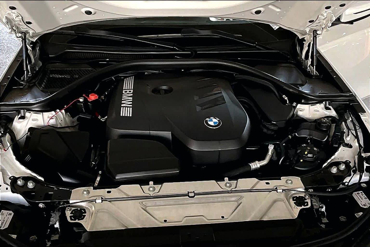 Used 2025 BMW 330i Sedan w/ Premium Package RWD image 19