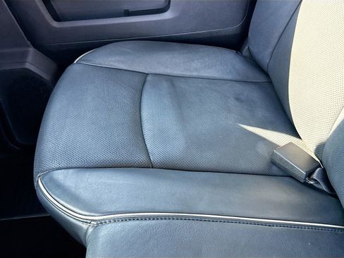 Used 2018 RAM 1500 Laramie image 29