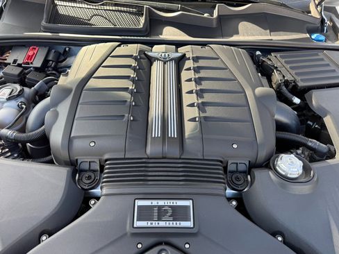 Used 2018 Bentley Bentayga image 47