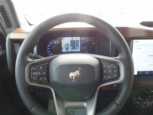 New 2024 Ford Bronco Outer Banks image 17