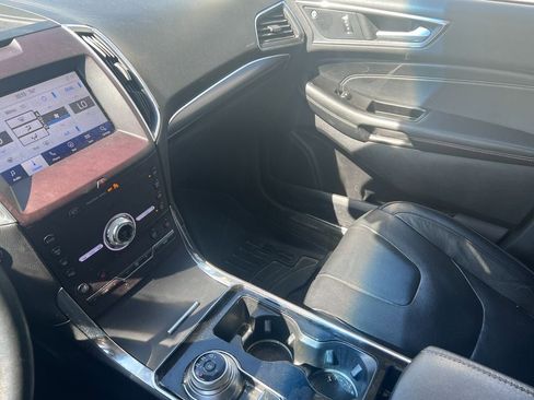 Used 2020 Ford Edge Titanium w/ Equipment Group 301A AWD/4WD image 17