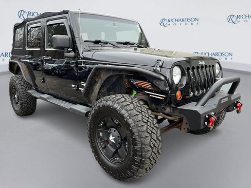 Used 2013 Jeep Wrangler Unlimited Sahara w/ Connectivity Group image 3