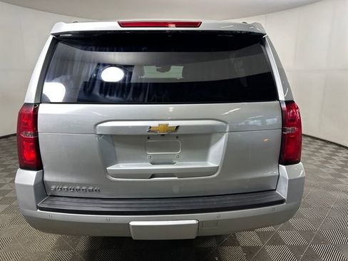 Used 2017 Chevrolet Suburban LT image 4