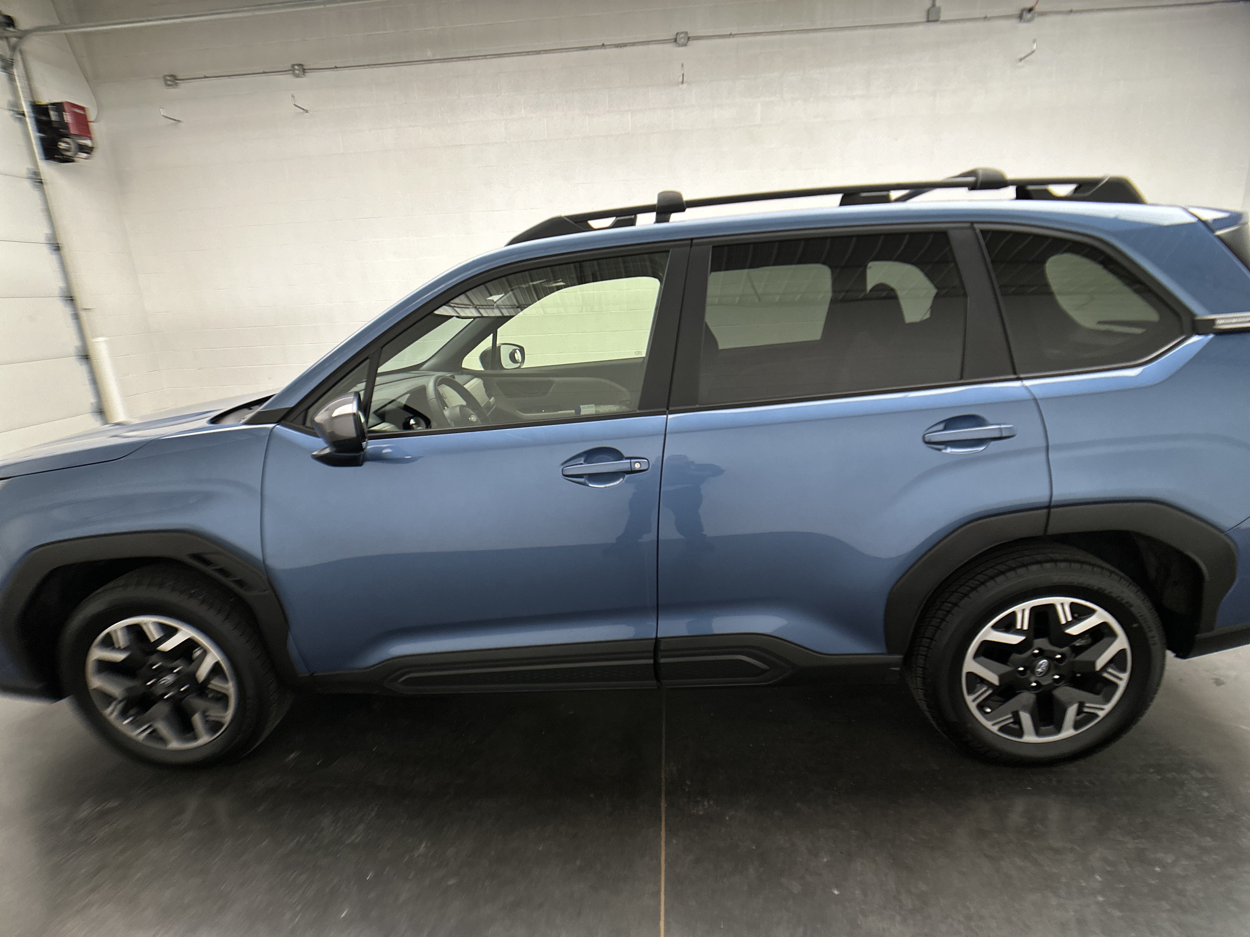 Used 2025 Subaru Forester Premium w/ Convenience Package #1 AWD/4WD image 5