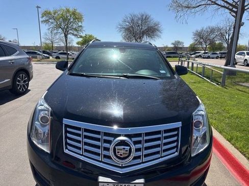 Used 2016 Cadillac SRX Luxury image 2