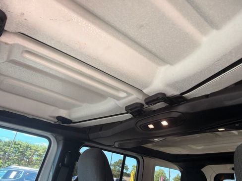 Used 2024 Jeep Wrangler Unlimited Sport AWD/4WD image 27