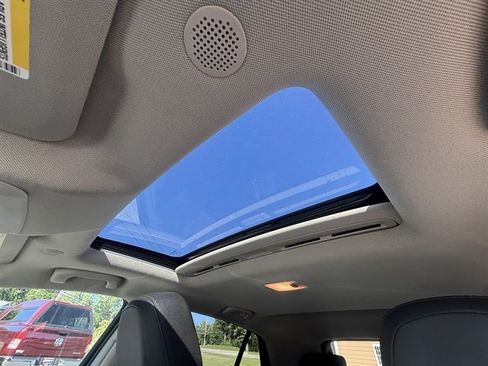 Used 2017 Buick Encore Essence FWD image 19