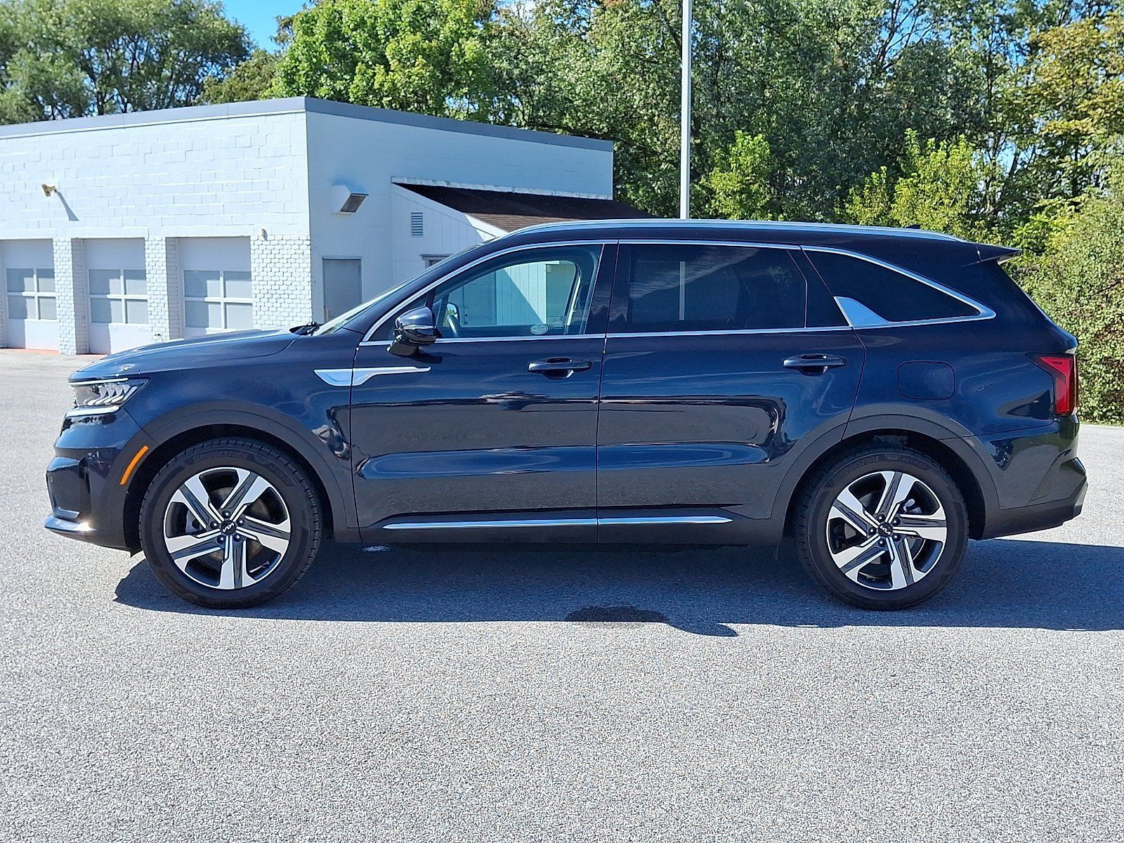 Used 2023 Kia Sorento EX AWD/4WD image 4
