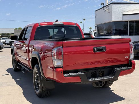 Used 2022 Toyota Tacoma TRD Off-Road w/ TRD Premium Off Road Package AWD/4WD image 9