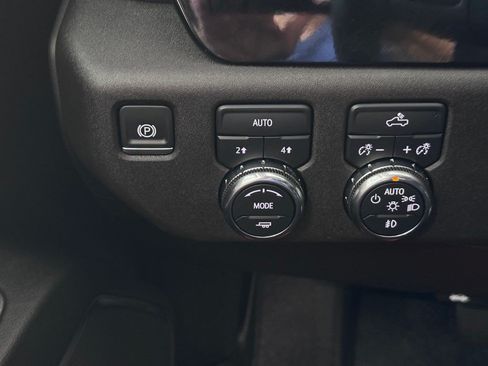 Used 2024 GMC Sierra 1500 Elevation AWD/4WD image 24