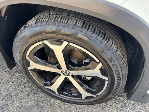 Used 2026 Volkswagen Tiguan SE FWD image 31