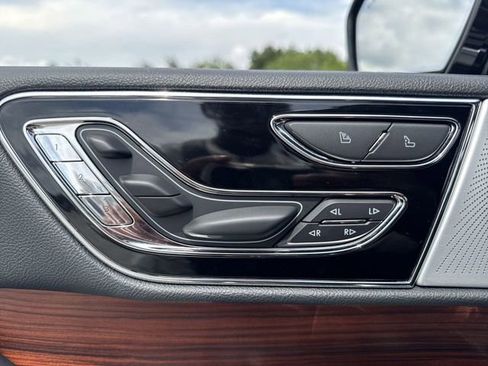 Used 2024 Lincoln Navigator Reserve AWD/4WD image 12