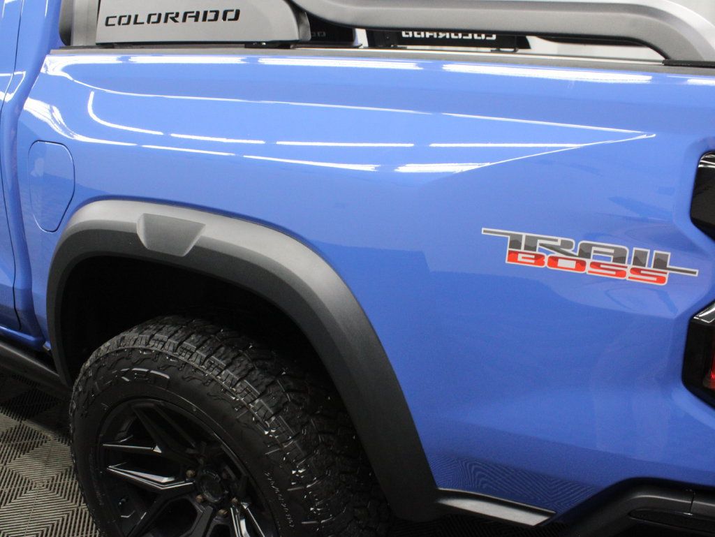 Used 2025 Chevrolet Colorado Trail Boss w/ Midnight Edition AWD/4WD image 51