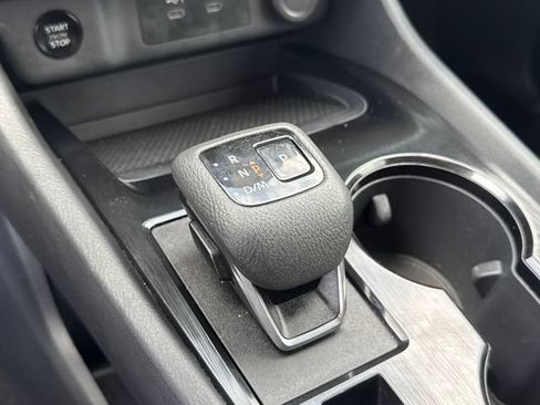 Used 2025 Nissan Rogue SV FWD image 16
