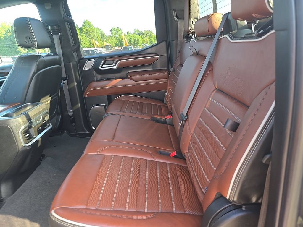 Used 2024 GMC Sierra 1500 Denali Ultimate AWD/4WD image 5