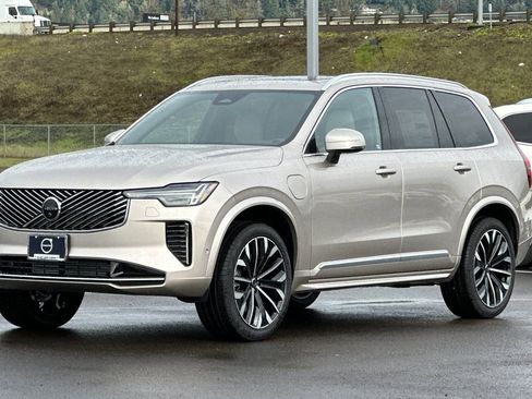 New 2026 Volvo XC90 T8 Plus w/ Protection Package Premier AWD/4WD image 7