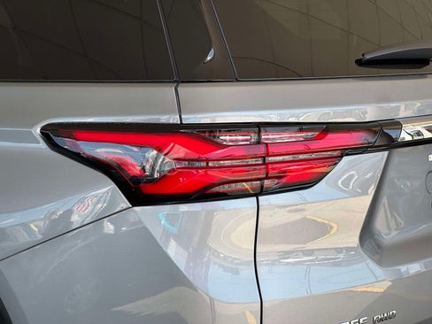 Used 2023 Chevrolet Traverse LT AWD/4WD image 10