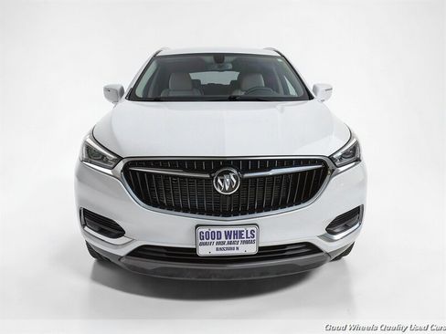 Used 2019 Buick Enclave Essence FWD image 2
