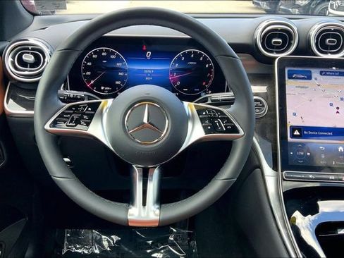 Used 2026 Mercedes-Benz GLC 300 4MATIC image 4