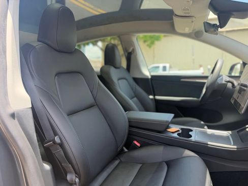 Used 2023 Tesla Model Y Long Range AWD/4WD image 11